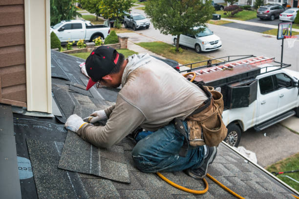 Professional Roofing technician working in Clio, MI